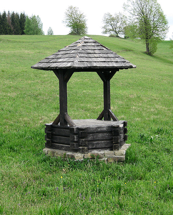 studna Nad Uherskou (1235) - květen 2009