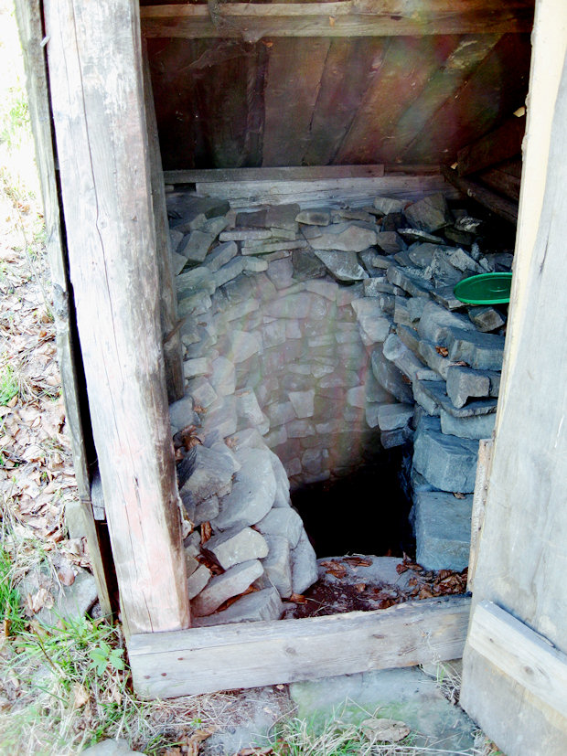 studna Bařinka (1292) - květen 2009