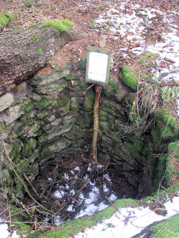 studánka Tajemná (157) - červen 2004
