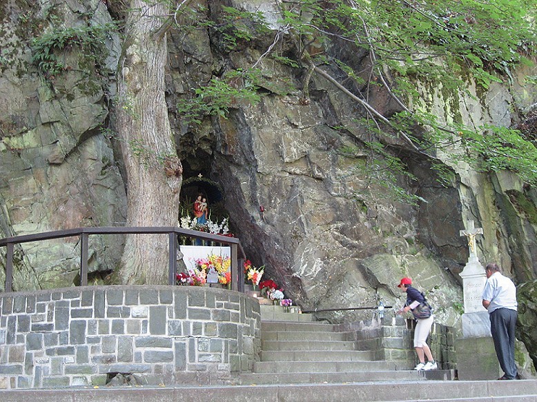 studánka Panna Maria ve skále (506) - září 2008