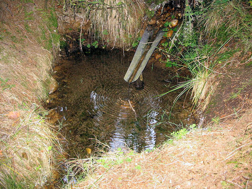studánka Pod Radějovem (626) - říjen 2008
