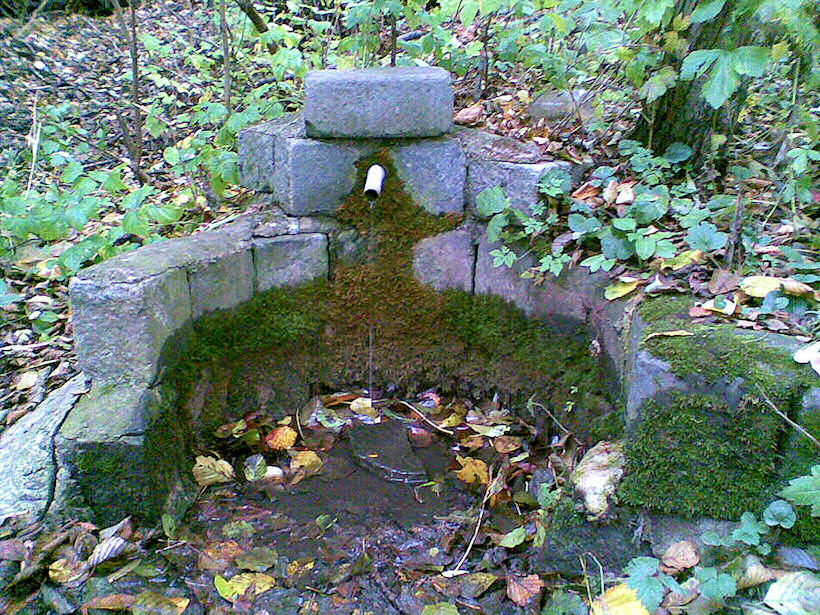 studánka Malý Lesík (685) - listopad 2008
