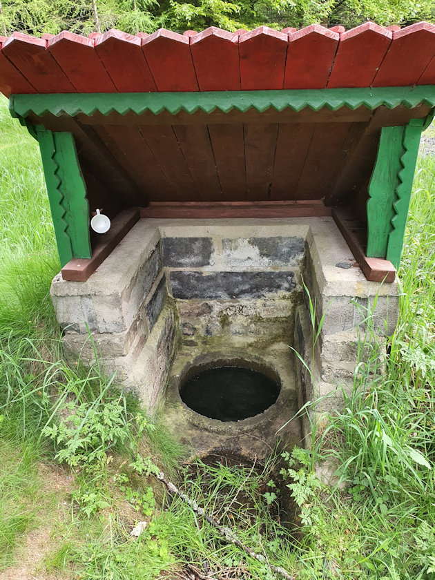 studánka Pod Štěrbinou (756) - červen 2021