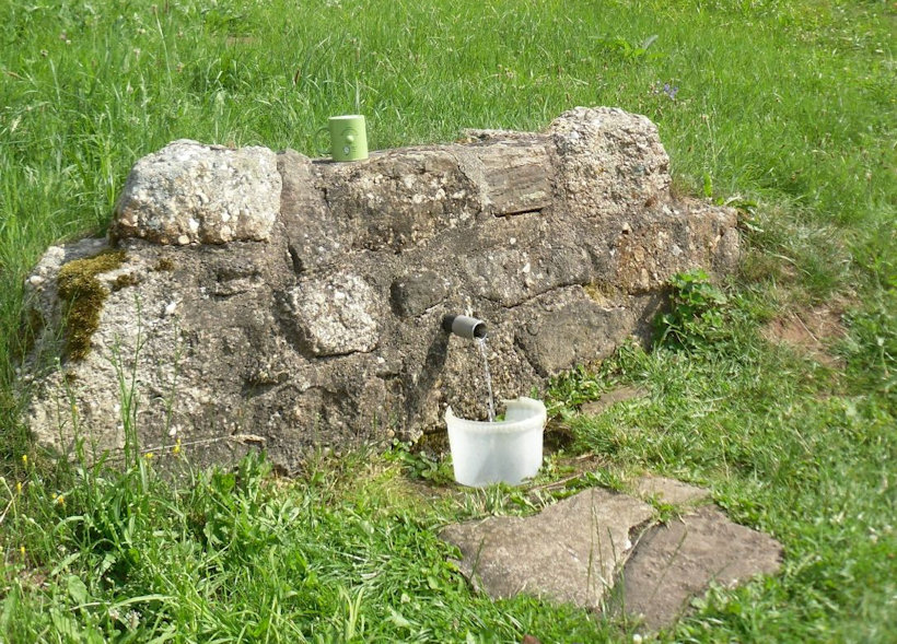 studánka Dolní Javroří (13624) - červenec 2018