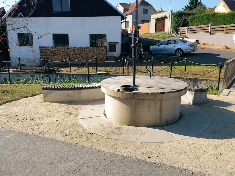 studna bez jména (14153) - říjen 2021