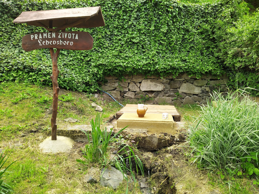 studánka Pramen života Lebensborn (14375) - květen 2022
