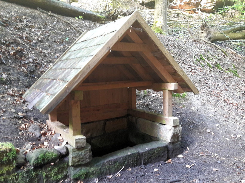 Alinčeho  studánka  (14377) - květen 2022