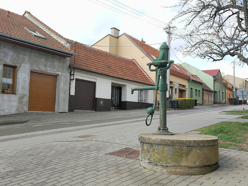 studna bez jména (14696) - duben 2021