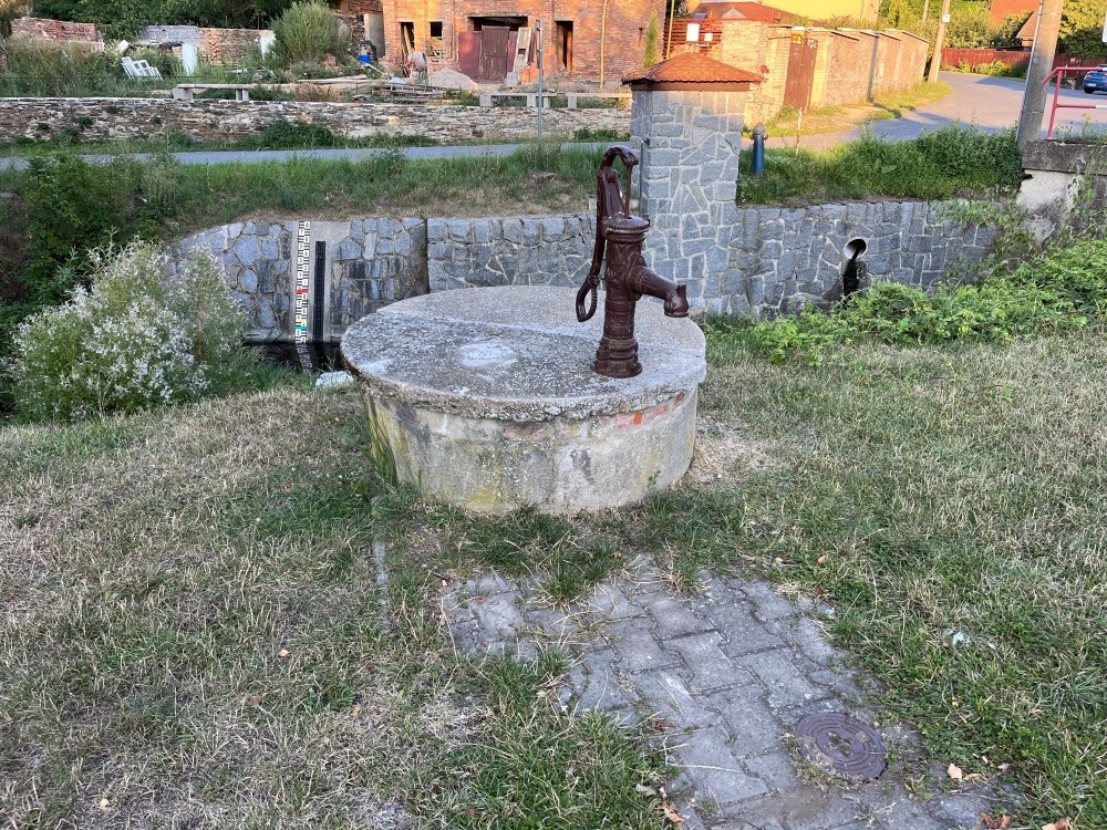 studna bez jména (15292) - srpen 2024