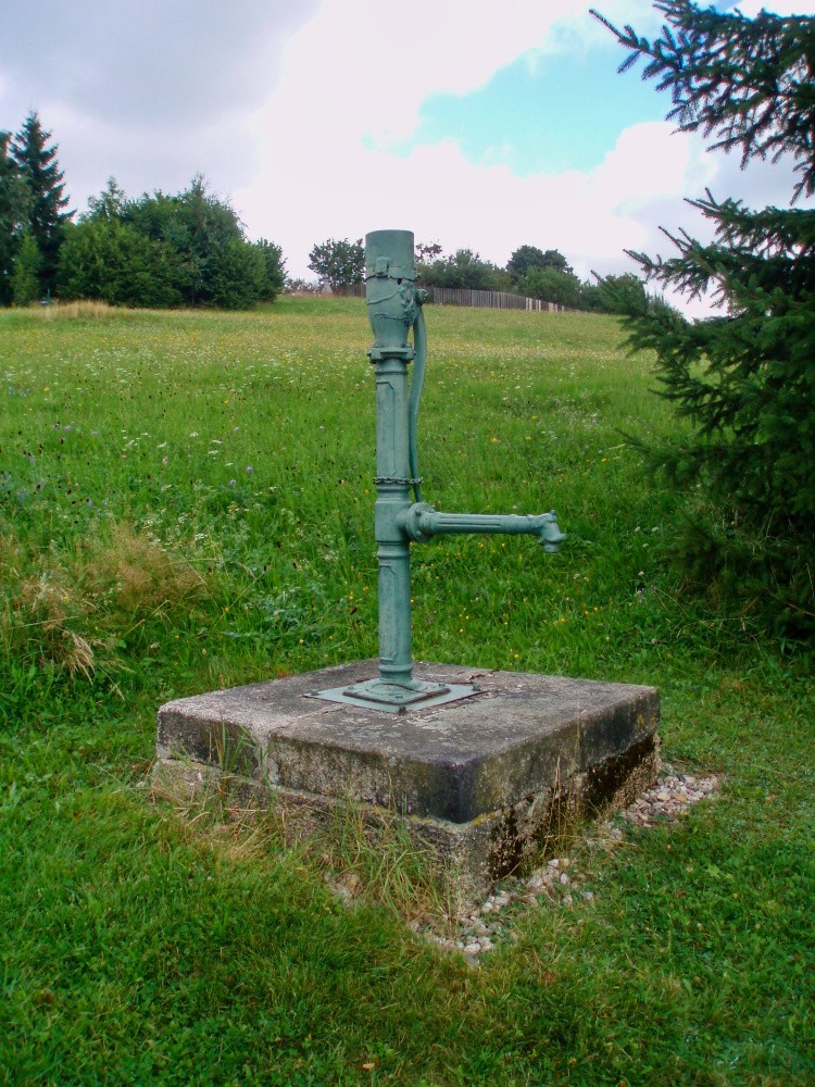 studna bez jména (15547) - listopad -0001