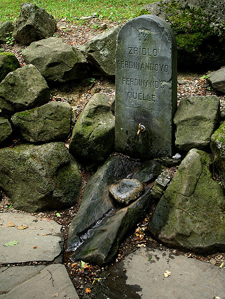 studánka Ferdinandovo zřídlo (1731) - srpen 2009