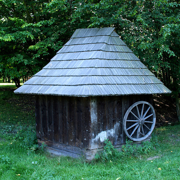 studánka Studna ve skanzenu (1735) - srpen 2009