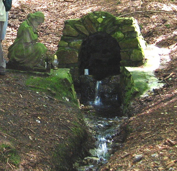 studánka Svatováclavský pramen (1771) - srpen 2009