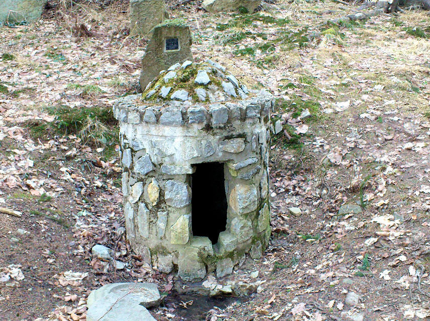 studánka U Habrového stání (2244) - listopad 2009