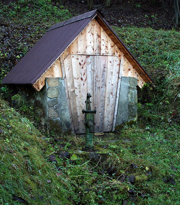 studánka Pod vysílačem (2346) - listopad 2009
