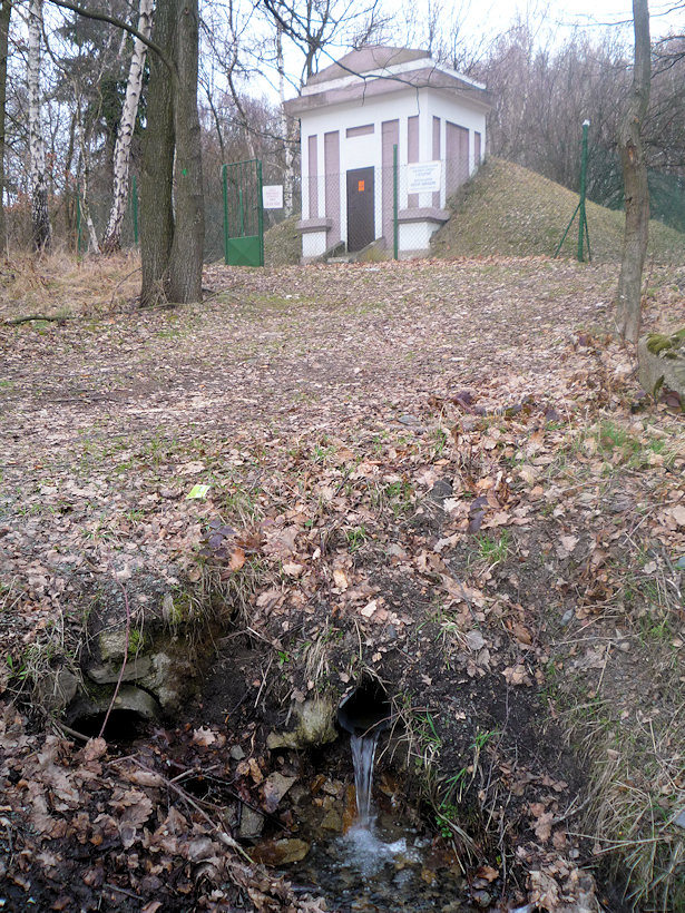 pramen Nad Šerchovem (2883) - duben 2010