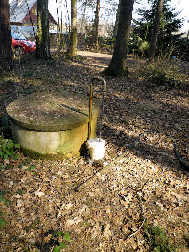 studna bez jména (2984) - duben 2010