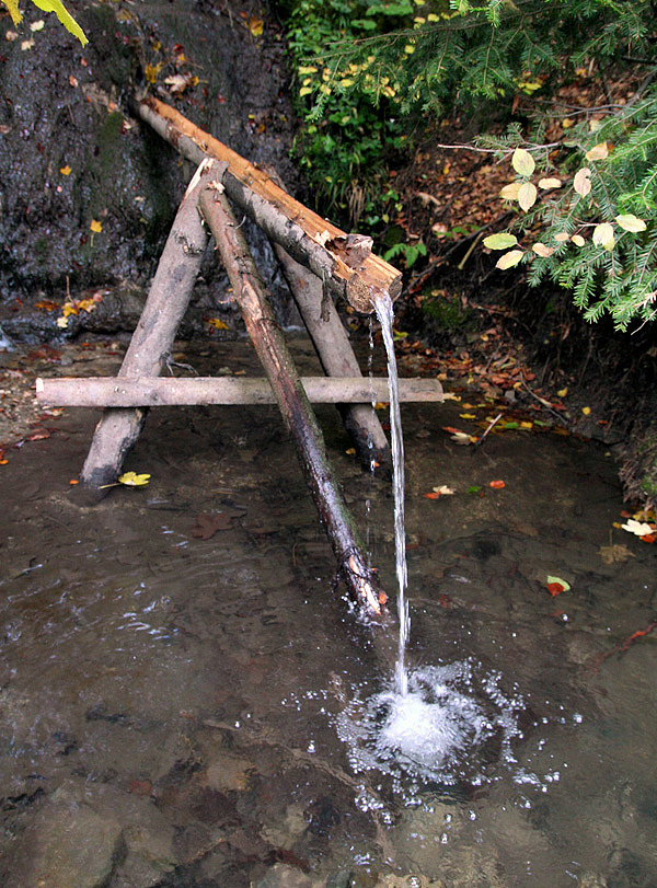 jiný vodní zdroj Na rozcestí (4100) - říjen 2010