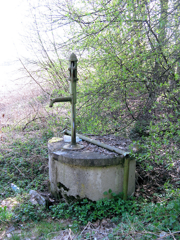 studna bez jména (4522) - duben 2011
