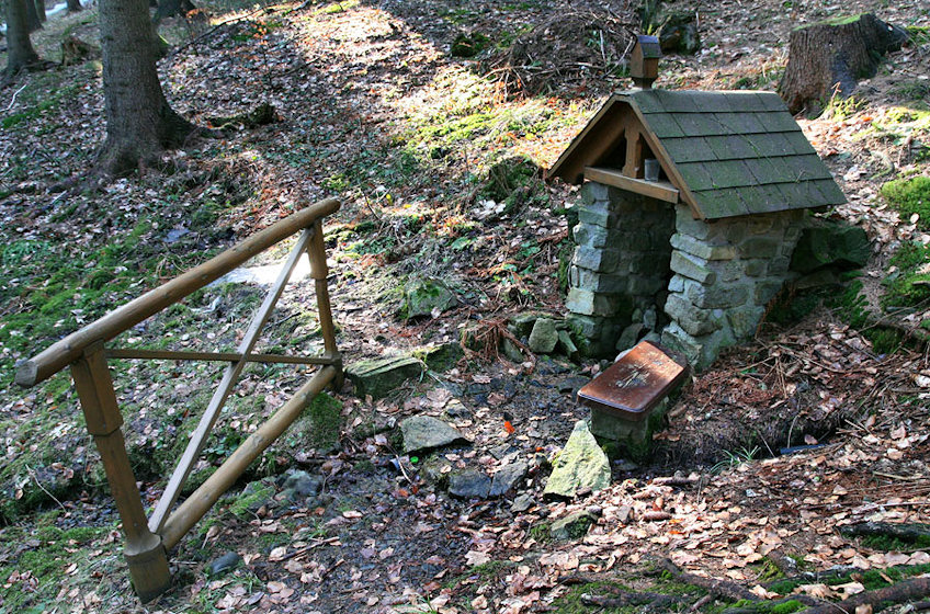 studánka V Prostředním (4532) - duben 2011