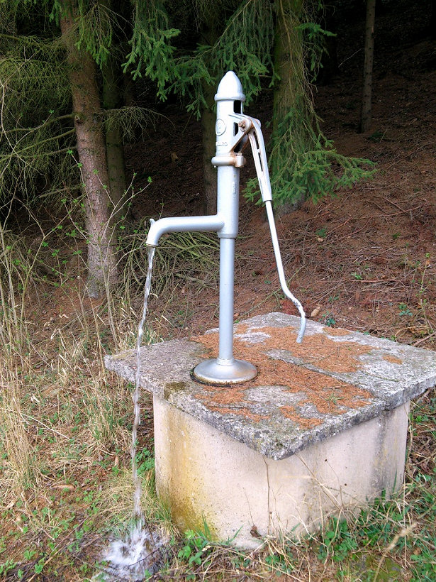 studna bez jména (5560) - duben 2012