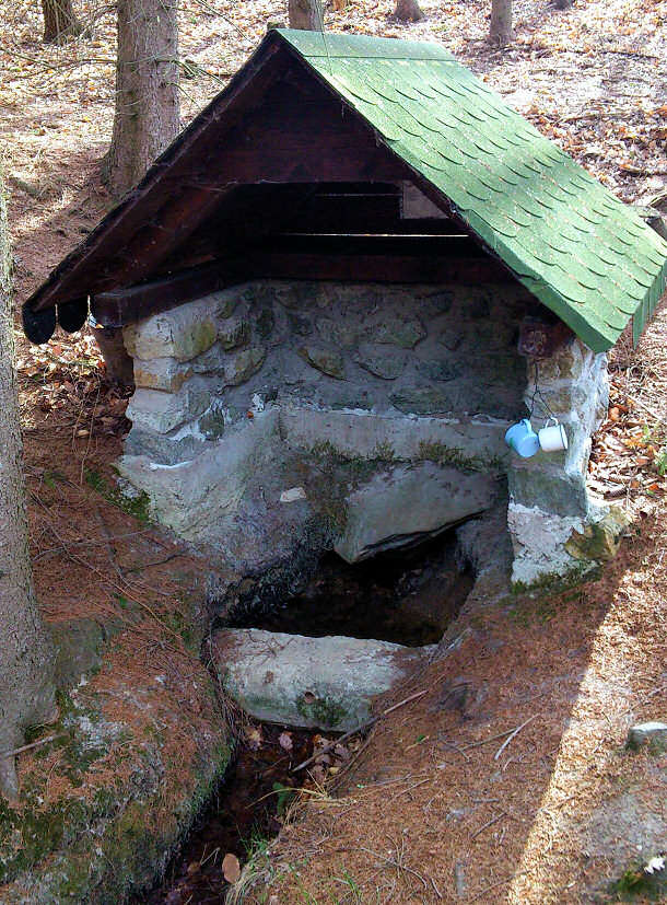 studánka Pod Babylonem (5598) - duben 2012