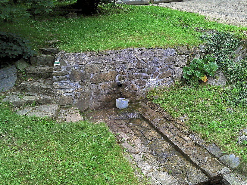studánka Nad Hlubokou (5815) - červenec 2012