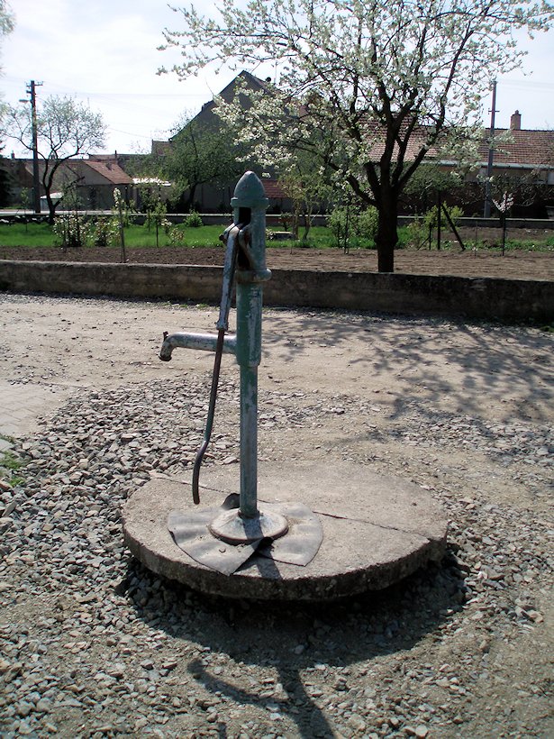 studna bez jména (6692) - duben 2013