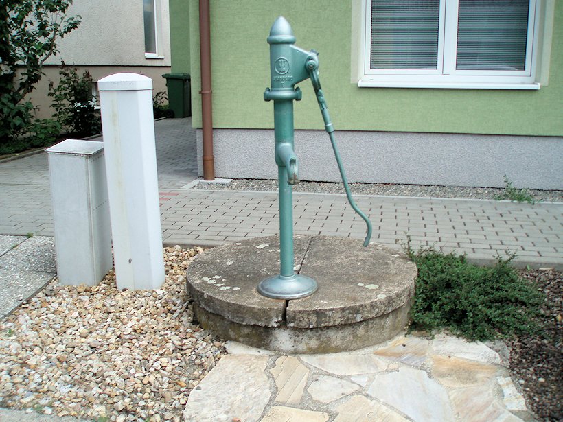 studna bez jména (6979) - červen 2013