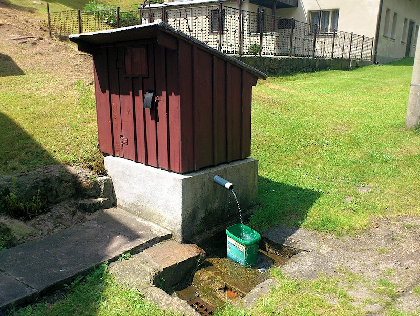 studánka bez jména (7109) - červenec 2013