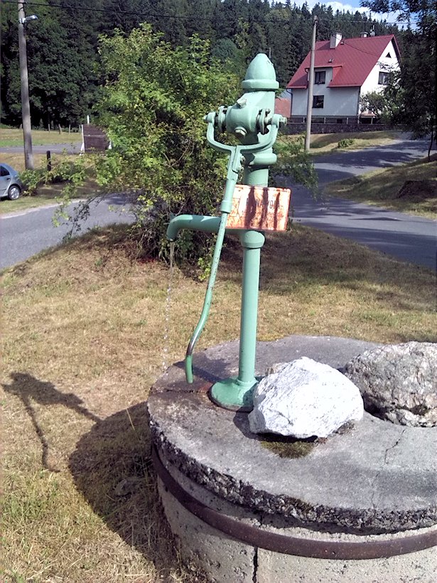 studna U hřiště (7175) - červenec 2013