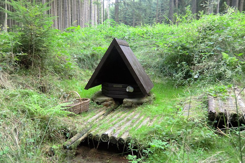 studánka Na Kobylce (7471) - září 2013