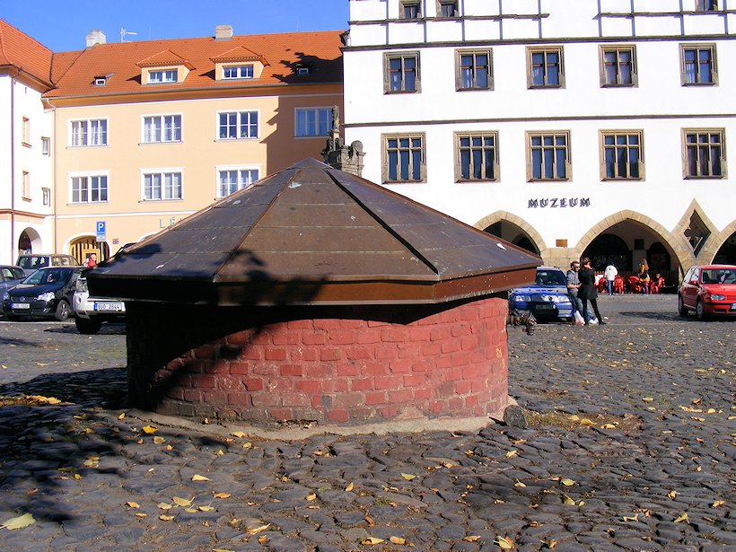 studna bez jména (7611) - říjen 2013