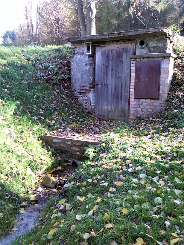 studánka Na Mendryce (7641) - říjen 2013