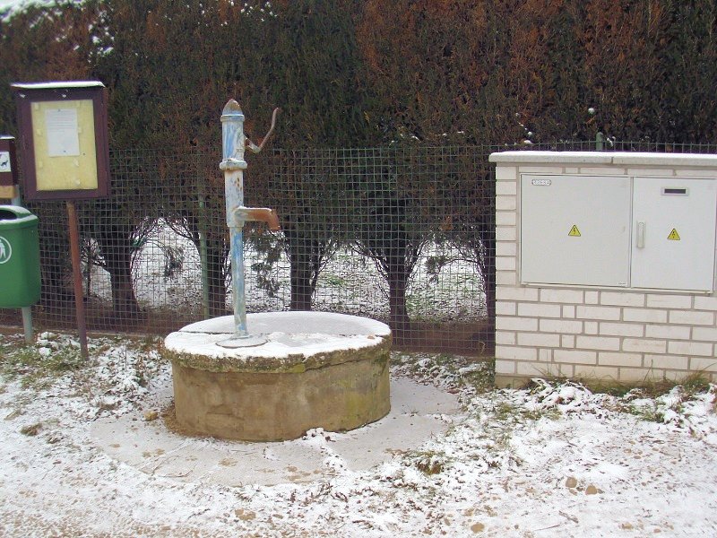 studna bez jména (7935) - leden 2014