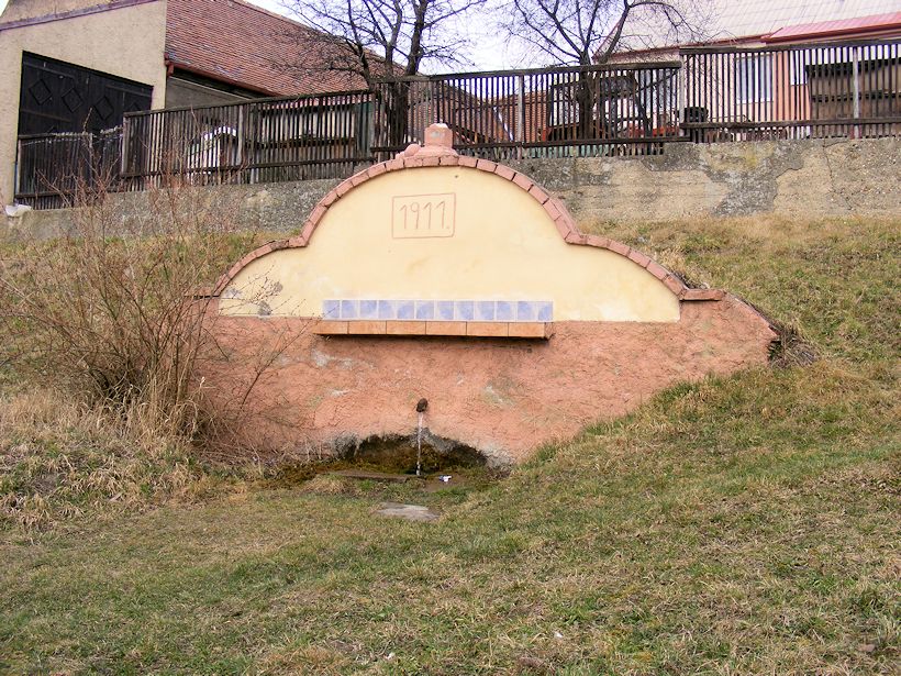 pramen bez jména (8103) - březen 2014