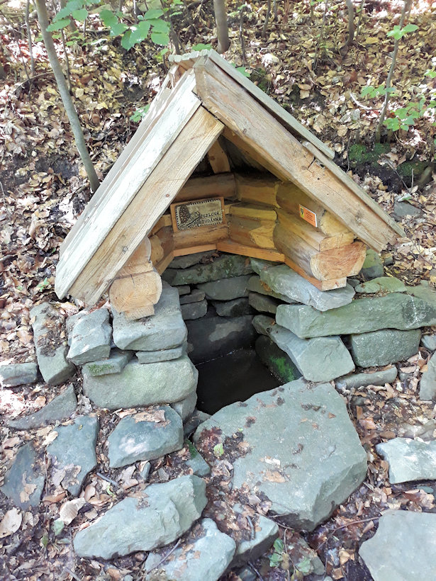 studánka Jedlová (8242) - červenec 2020