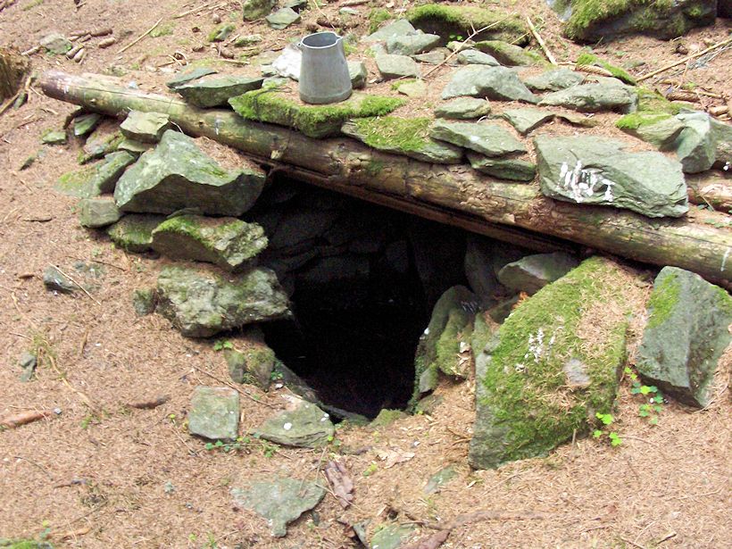 studánka U Benedy (8272) - duben 2014