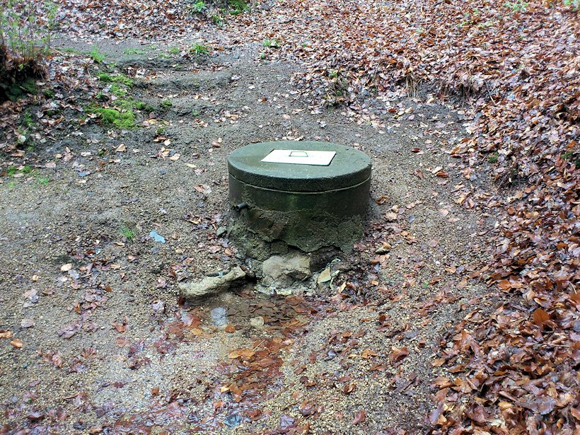 studánka bez jména (8289) - duben 2014