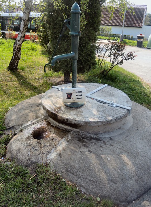 studna Třebonická (8330) - duben 2014