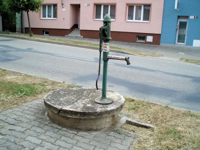 studna bez jména (8742) - červen 2014