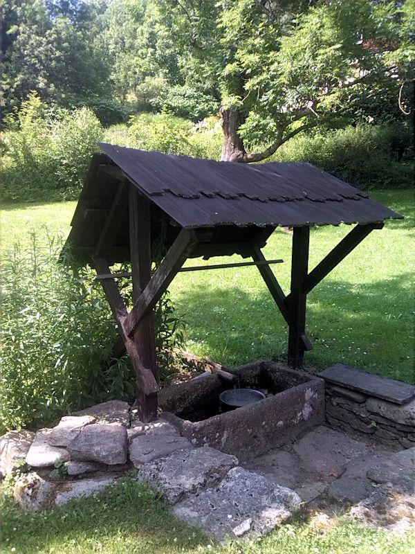 studánka U čísla 25 (8922) - červenec 2014