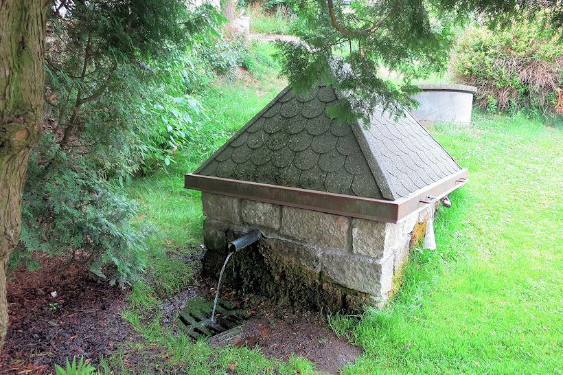 studánka Hodkov (10029) - červenec 2015