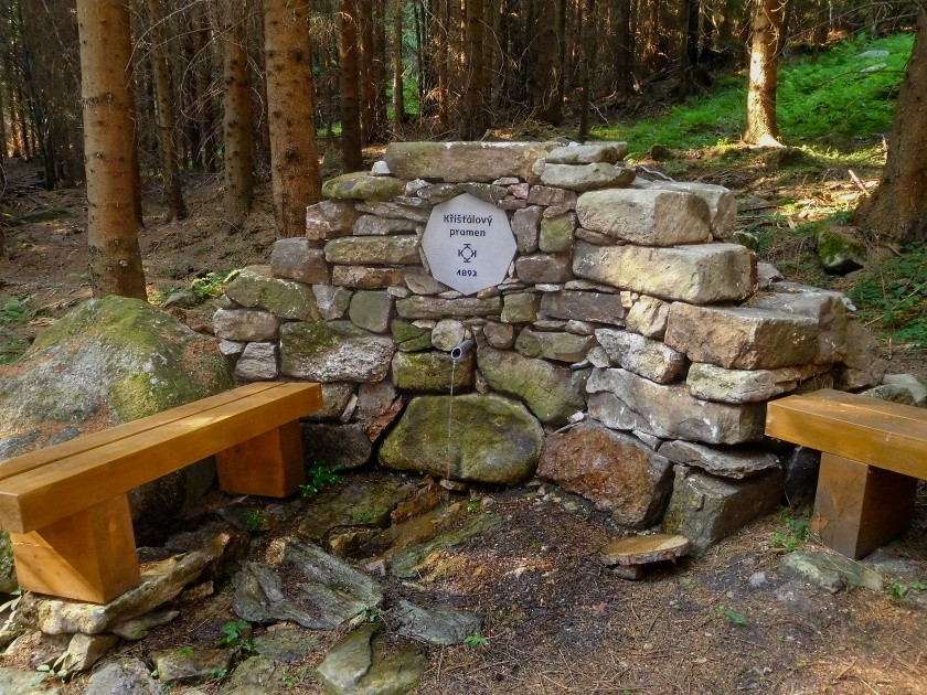 Emmelův (Křišťálový) pramen (10093) - červenec 2023