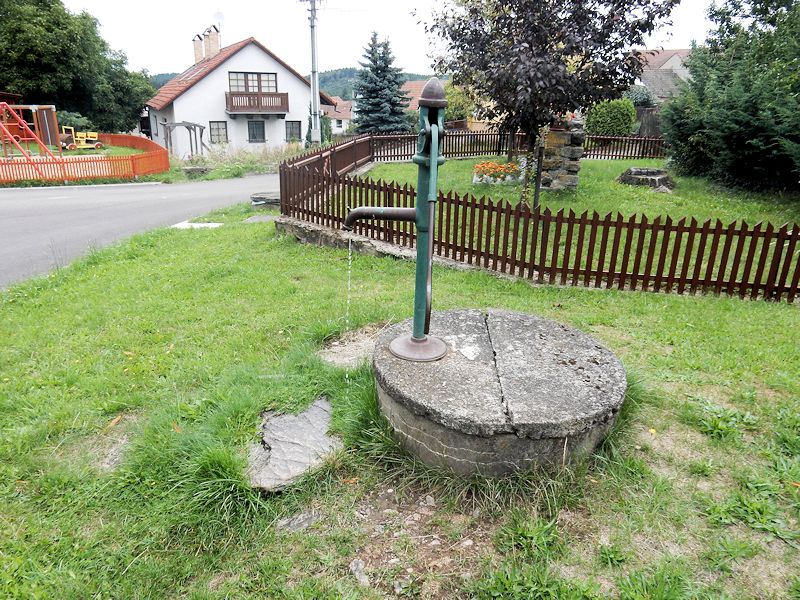studna Pod kapličkou (10143) - září 2015