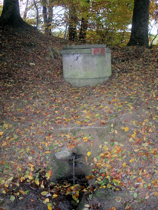 studna bez jména (10222) - říjen 2015