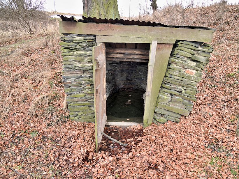 studna Pod lípou (10445) - březen 2016