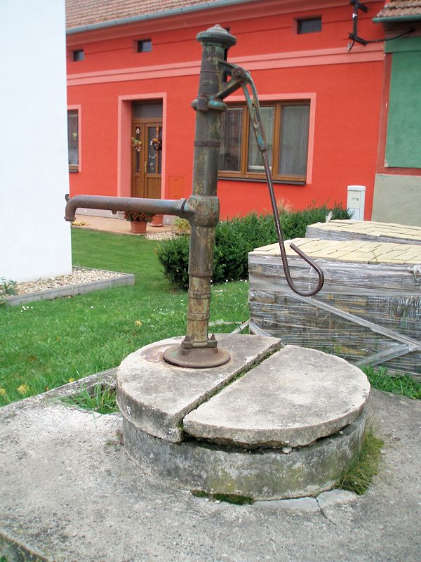 studna bez jména (9215) - říjen 2014