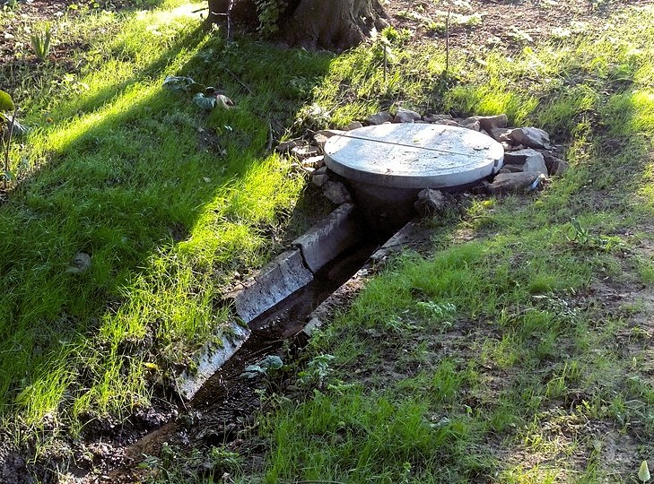 Studánka zaniklé obce Smíchov (9278) - listopad 2014