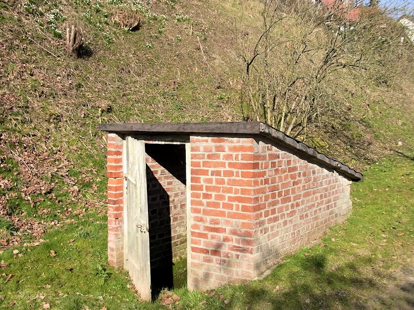 studánka V Soběslavicích (9651) - duben 2015